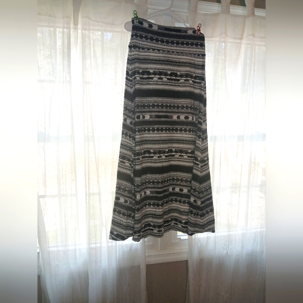 Black and White Patterned Women's Maxi Skirt
